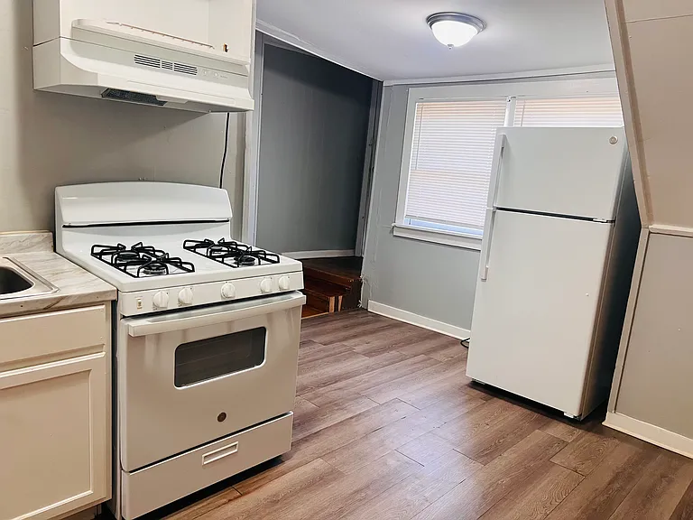 1319 Harbert Ave #5 — Photo 4