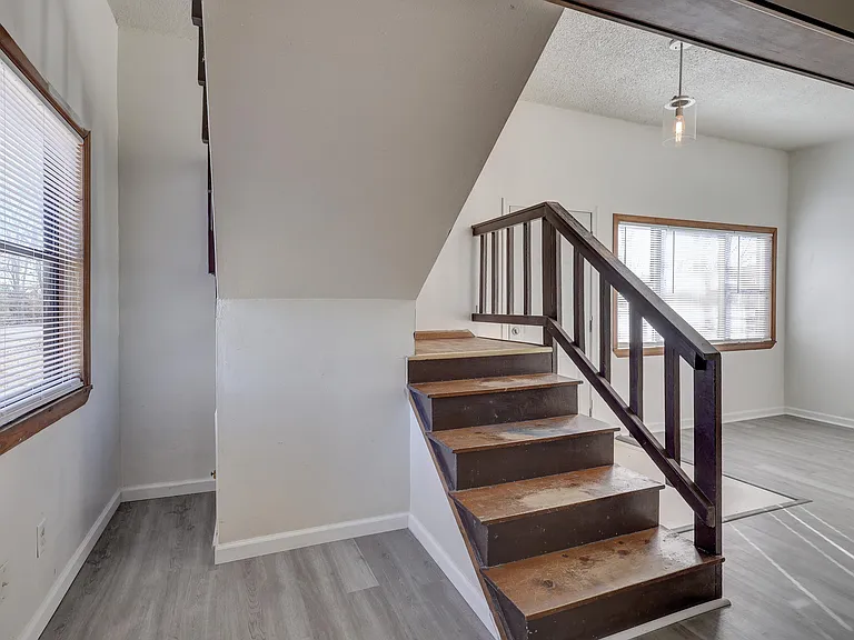 3801 Cresswell Ave — Photo 13