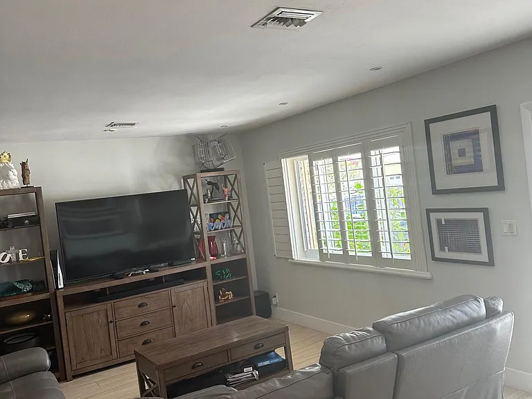 338 Oak St — Photo 6