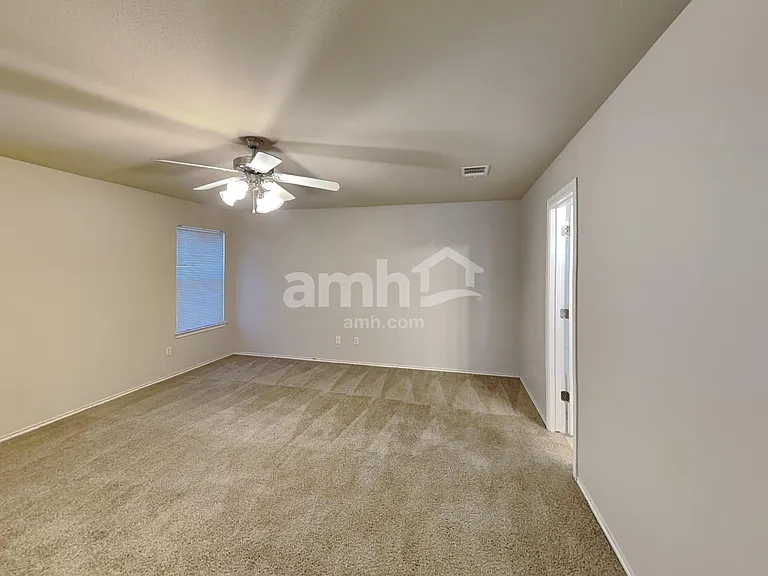 212 Hereford St — Photo 14