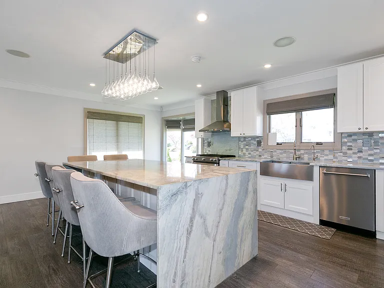 22 Olive St — Photo 10