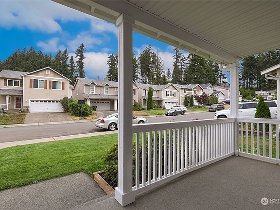 2nd image of 1614 203rd Street Ct E