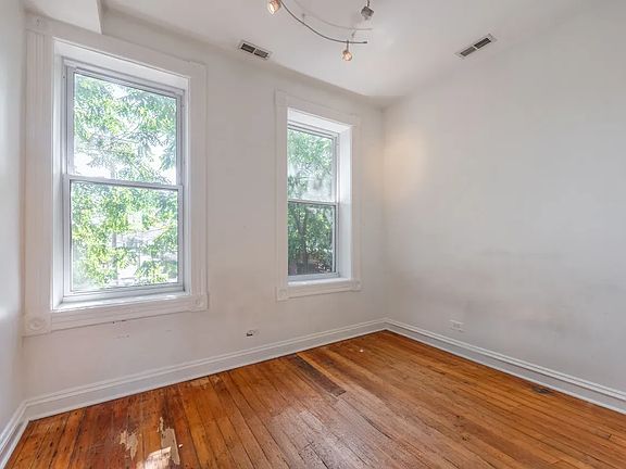 4th image of 1840 S Loomis St #2