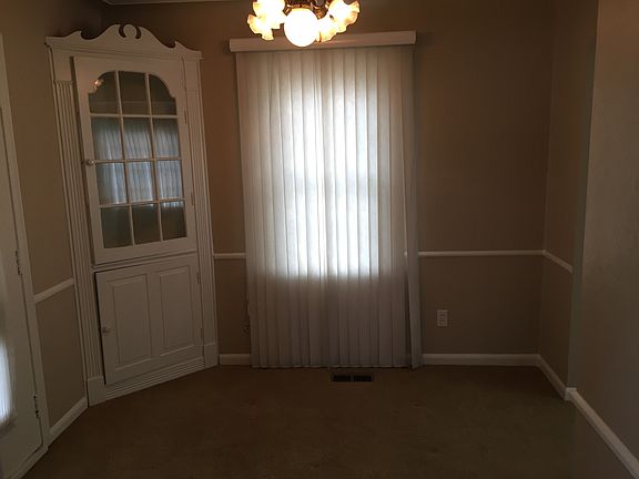 5th image of 610 Williamsdale Dr