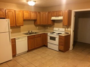 907 Pear St APT A, Carterville, IL 62918