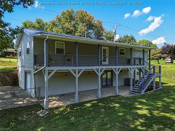 3rd image of 104 Pine Ridge Rd