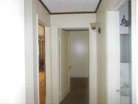 5th image of 2300 Mountain Dr