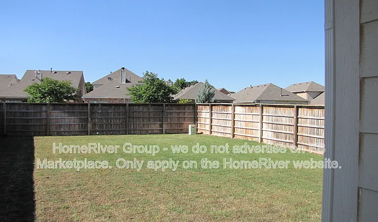 410 Marshall Way — Photo 2