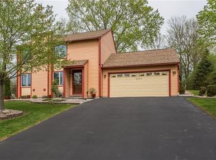 4850 Burrstone Rd, Syracuse, NY 13215