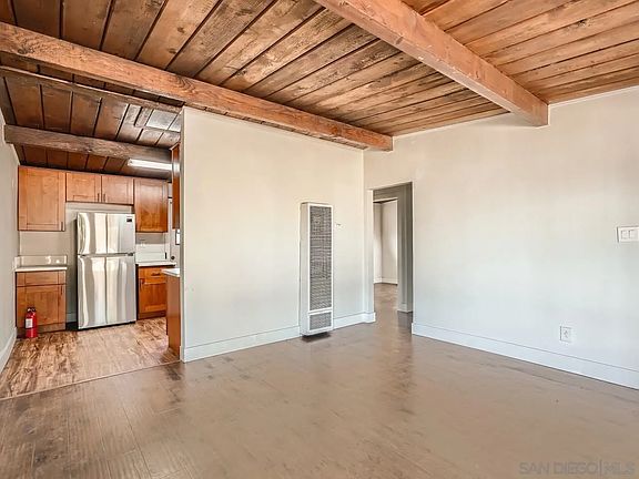 3rd image of 928 42nd St