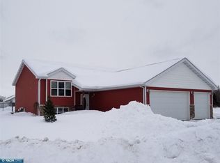 11695 River Creek Dr, Hibbing, MN 55746