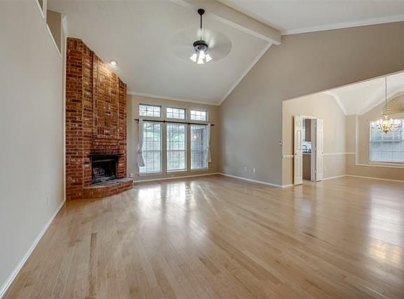 2nd image of 609 Desoto Dr