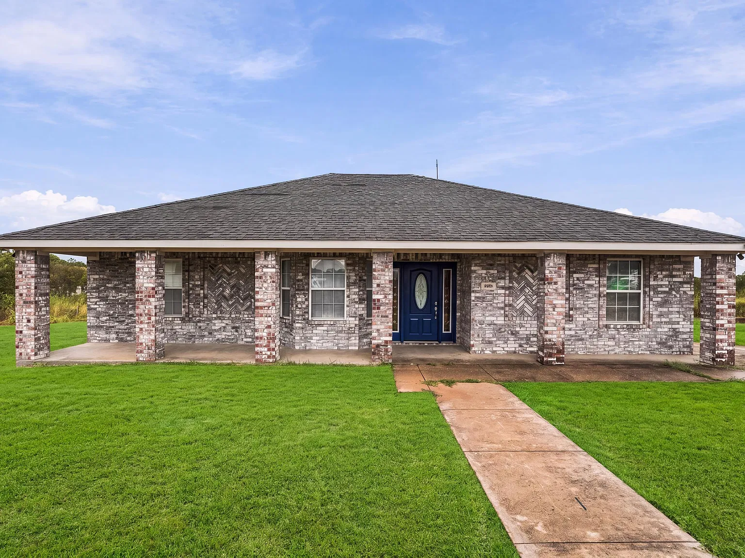 3 bed, 1688 sqft, $2,000 — Photo 1
