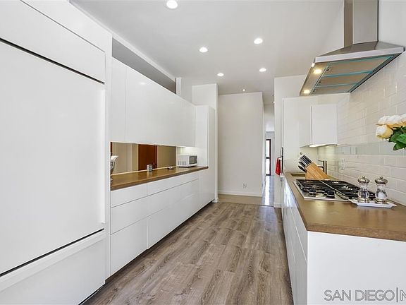 4th image of 830 Alameda Blvd