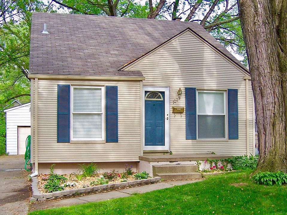 1st image of 1229 Wyandotte Ave