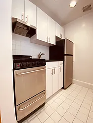 Rented by Metropolis Real Estate of Manhattan