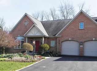 929 Red Oak Dr, Pittsburgh, PA