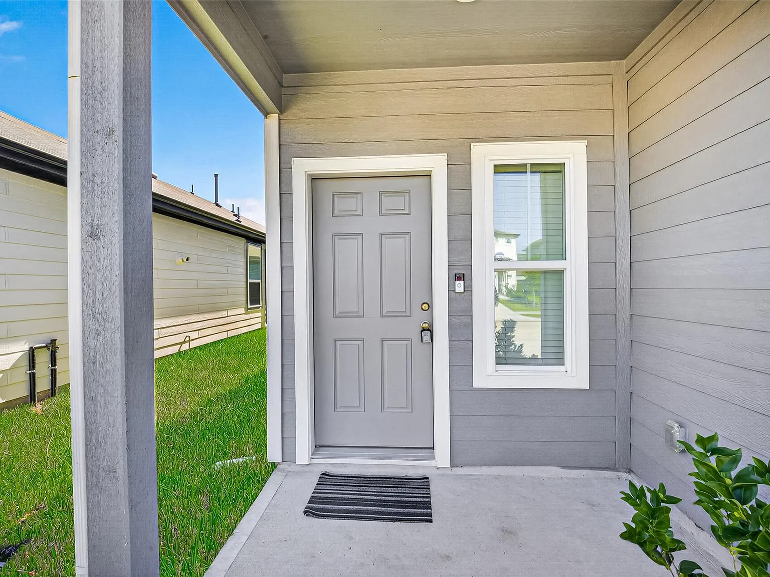 4 bed, 2.5 bath, 2536 sqft, $2,500 — Photo 3