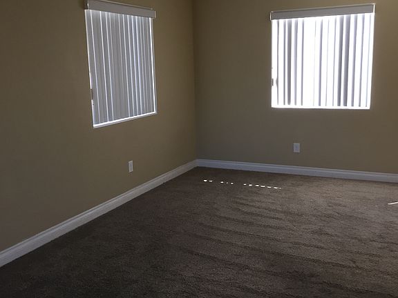 4th image of 1209 E 58th St