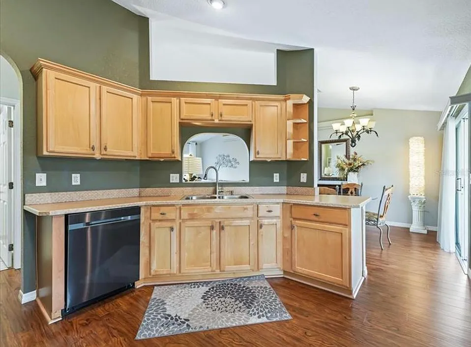 3 bed, 1330 sqft, $3,200 — Photo 3