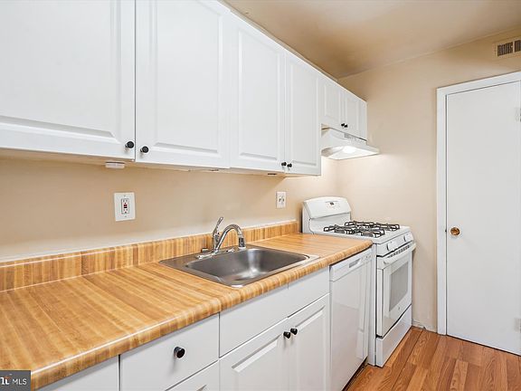 5th image of 12215 Braxfield Ct #109