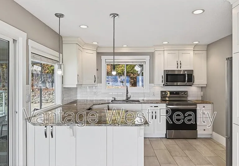 3940 Angus Dr — Photo 4