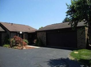 1822 Briarwood Ln, Newark, OH 43055