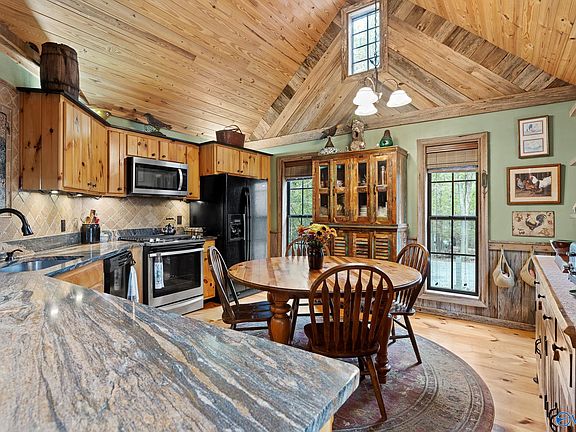 3rd image of 6112 Cove Rd