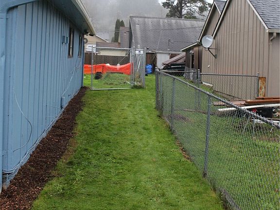 2nd image of 1211 N 1st AVE