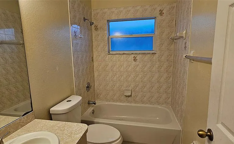 1628 SW Santa Barbara Pl — Photo 15