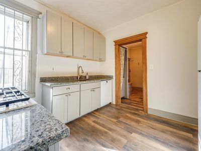 437 53rd St APT D4, West New York, NJ, 07093