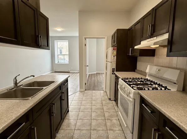 116 Wyndham St N #1, Guelph, ON N1H 4E8