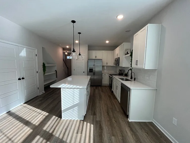 8329 Paramount Point — Photo 13