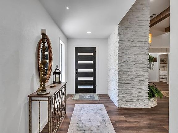 5th image of 15734 Corinthian Way