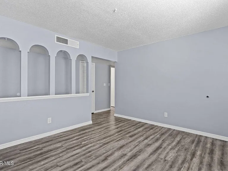 10222 Dunbarton Dr — Photo 10