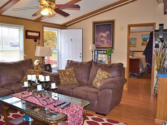 4th image of 208 Baker Ridge Rd