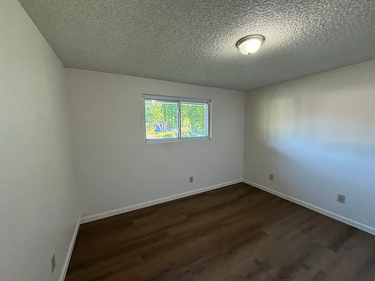 120 SE Salmon St — Photo 30