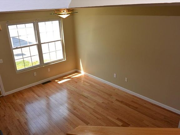 4th image of 1138 Hartford Ave #1138