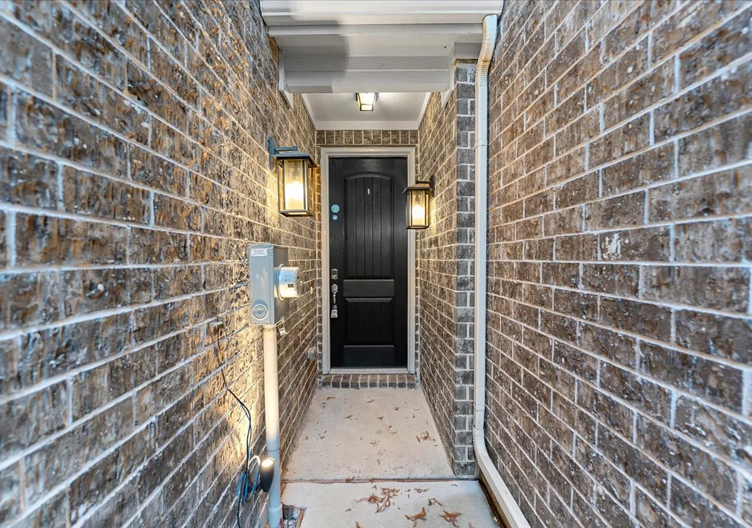 Ready for Immediate Move-In! 4 Bed 3.5 Bath 2001 SQFT Townhouse in Allen's Parkview Lane Subdivision — Photo 2