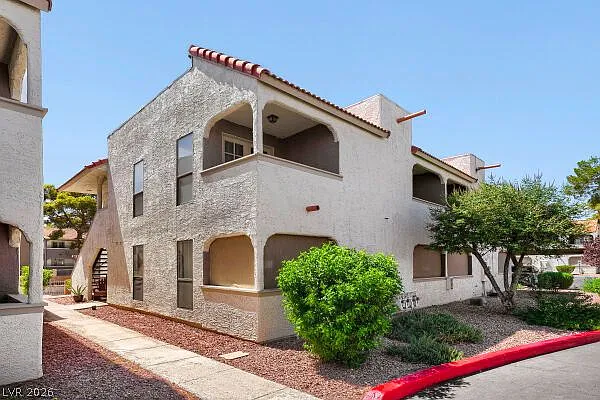 2 bed, 2.0 bath, 1004 sqft, $1,400 — Photo 3