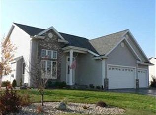 126 Paradise Cir, Deforest, WI 53532