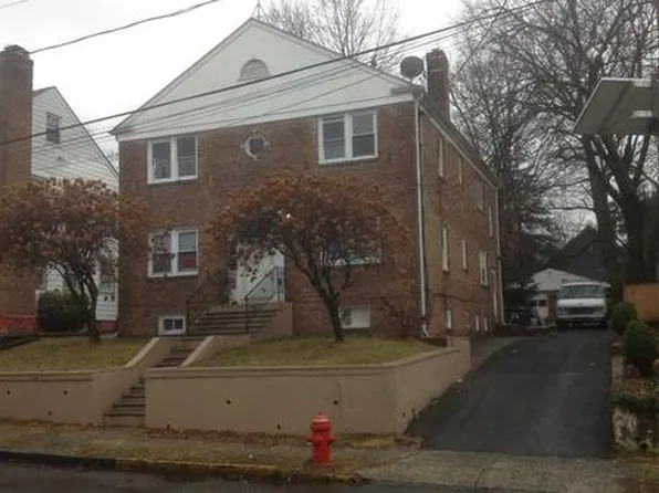 410 Berwick St, Orange, NJ 07050