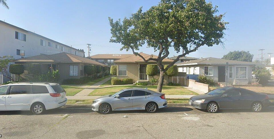 4063 Broadway Avenue