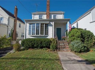 517 Marcellus Rd, Williston Park, NY 11596