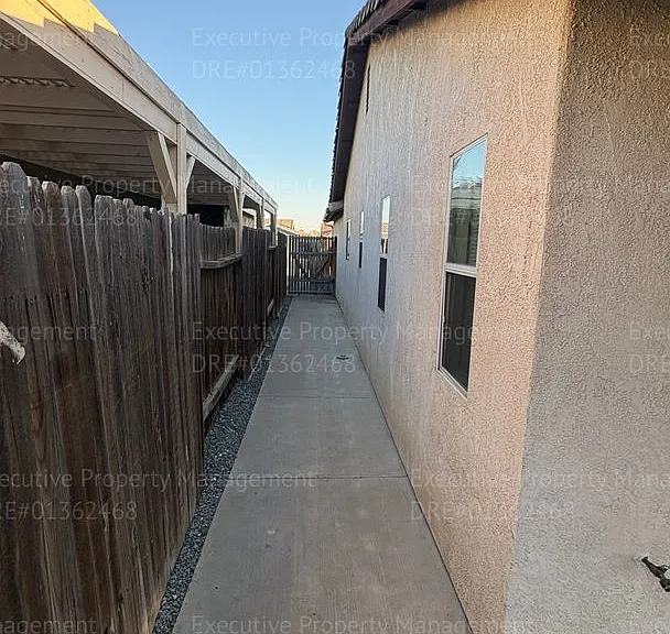 524 Sunset Meadow Ln — Photo 36