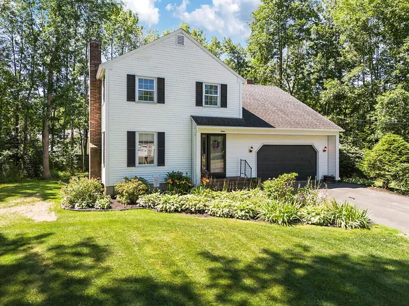 12 Primrose Street, Winslow, ME 04901