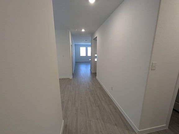 5th image of 1842 White Ash Way