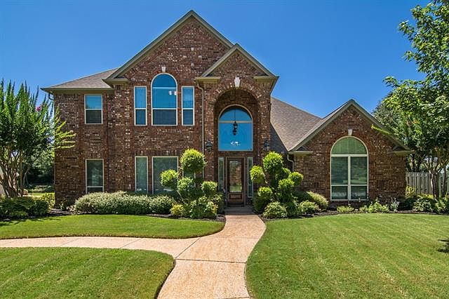1st image of 204 Donley Ct