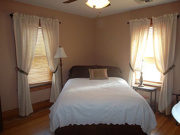 Guest Bedroom #1
