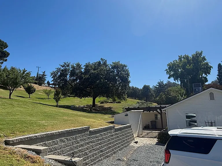 1201 Plum Tree Ln — Photo 25
